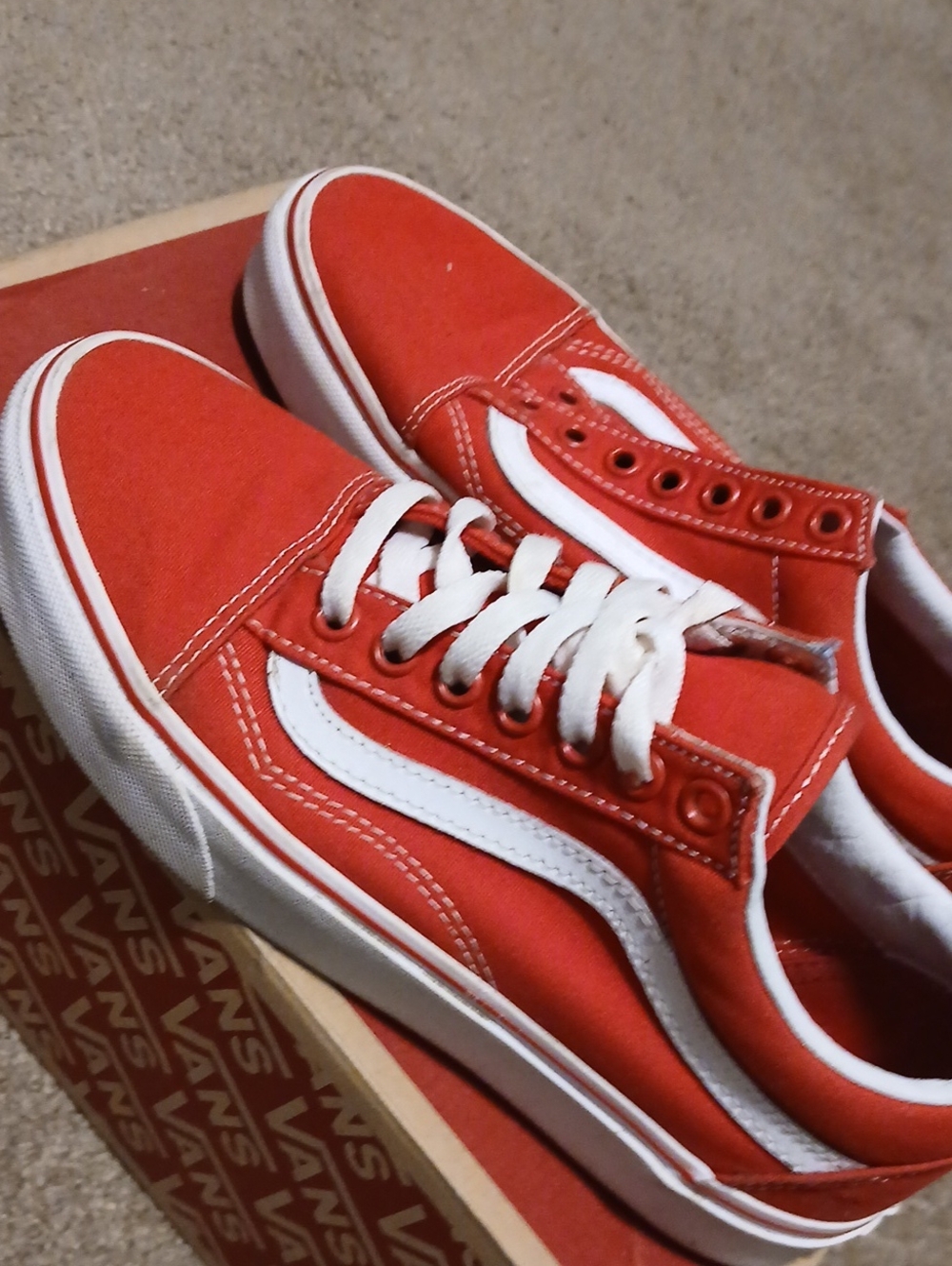Vans Old Skool Low-Top Sneakers in Red and White